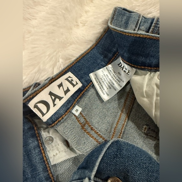 Daze Denim Women Bottom Line High Rise Vintage Short Size 26 NWT - Picture 8 of 8